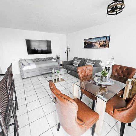 Bayfront Apartment Breathtaking Views- One Bedroom W Balcony- Living Room -Free Parking Miami Beach Exterior foto