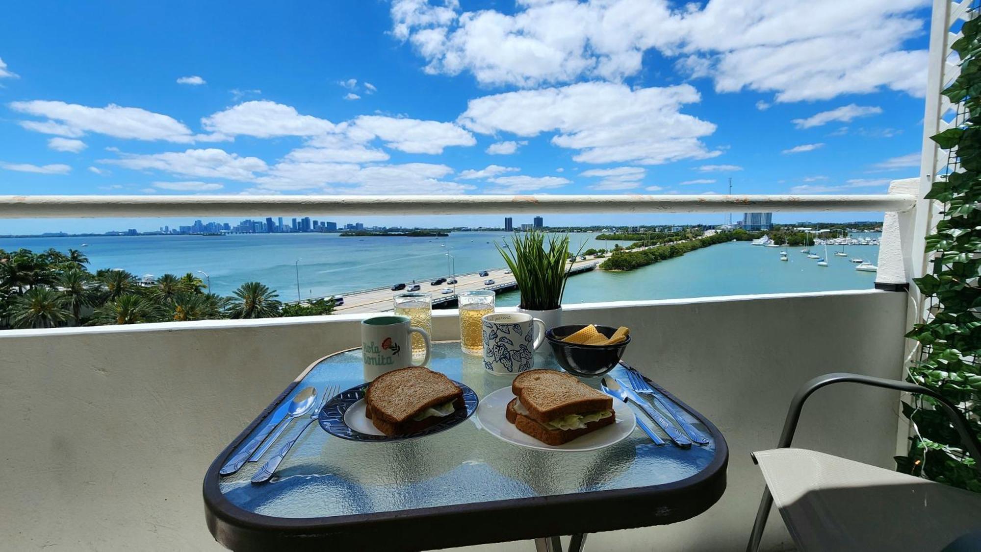 Bayfront Apartment Breathtaking Views- One Bedroom W Balcony- Living Room -Free Parking Miami Beach Exterior foto
