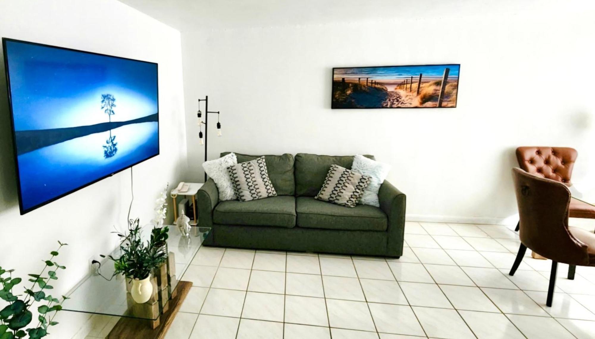 Bayfront Apartment Breathtaking Views- One Bedroom W Balcony- Living Room -Free Parking Miami Beach Habitación foto