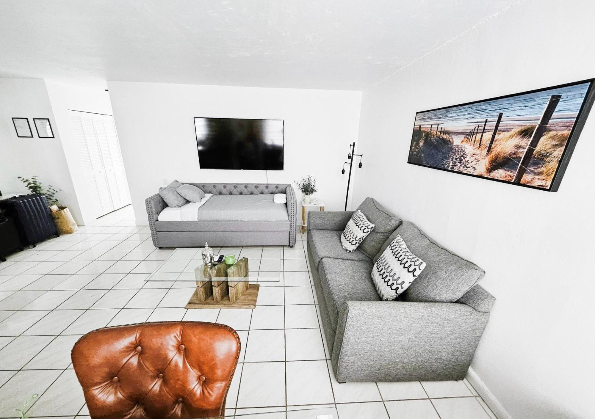 Bayfront Apartment Breathtaking Views- One Bedroom W Balcony- Living Room -Free Parking Miami Beach Exterior foto